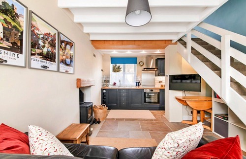 Grewelthorpe House | Wonderful villa for 2 guests with WIFI, TV and pets allowed