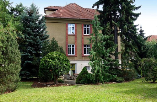 Prague 10 Villa | Wonderful villa for 8 people with WIFI, hot tub, TV and pets allowed