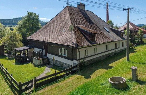 Lenora House | Wonderful villa for 11 guests with TV, patio and pets allowed
