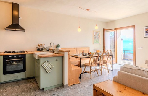 Peglio House | Wonderful villa for 5 guests with WIFI, TV and terrace