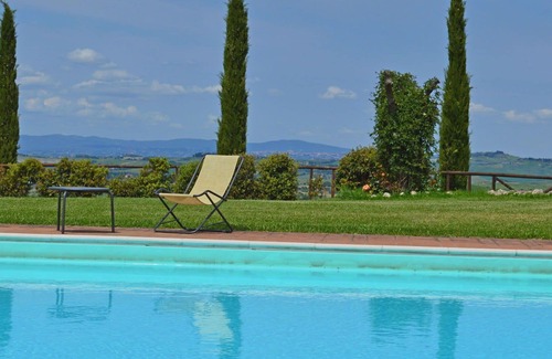 Asciano Villa | Wonderful villa for 6 guests with pool, WIFI, TV, pets allowed and parking