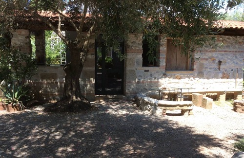 San Nicolo Villa | Wonderful villa surrounded by lush greenery peacefully located beach close