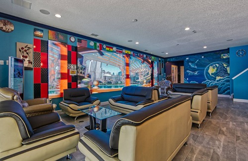 Campbell House | Wonderful World Mansion 14 Beds 14.5 Baths