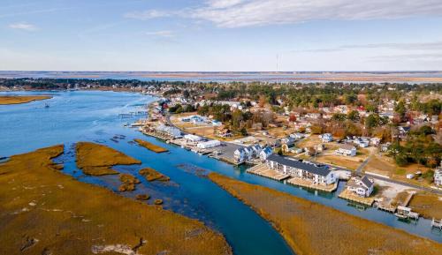 Chincoteague Apartment | Wonderview 208