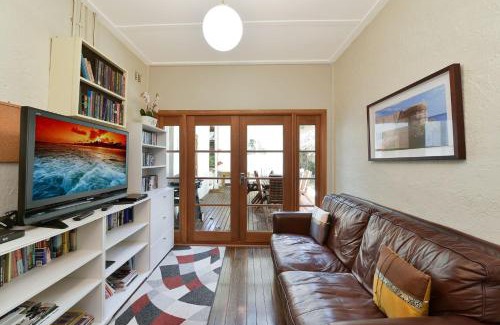 Leura House | Woodford House of Leura