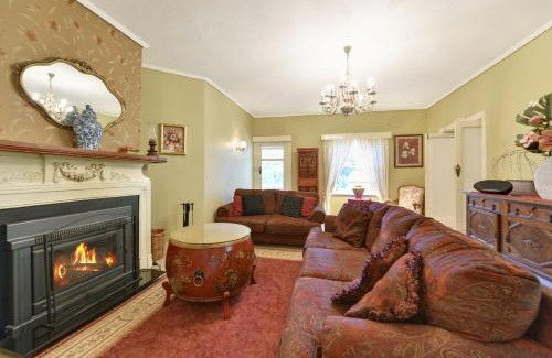 Leura House | Woodford House of Leura