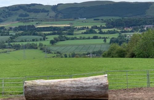 Perth House | Woodhead Shepherds Hut - Sleeps 2 - Mailer Farm