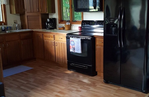 Naples House | Woodland Hideaway a Peaceful Finger Lakes 2 bedroom 1.5 bath home in Naples NY