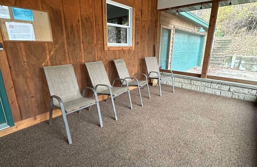 Alma House | Woodlands Retreat next to the Mississippi River
