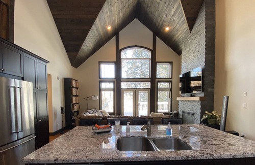 Muskoka Lakes House | Woodroffe Bay Oasis