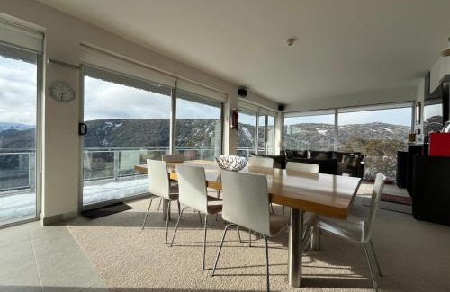 Falls Creek Apartment | Woodsmoke One Falls Creek