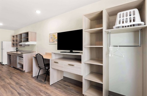 Savannah Hotel | Woodspring Suites Savannah West Chatham Parkway