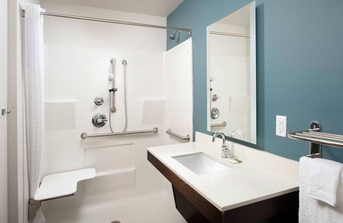 Wilmington Hotel | Woodspring Suites Wilmington Riverfront