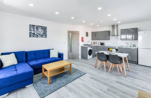 Hucknall Apartment | Woodstock House Flat 8 - Charming 2BR Hucknall