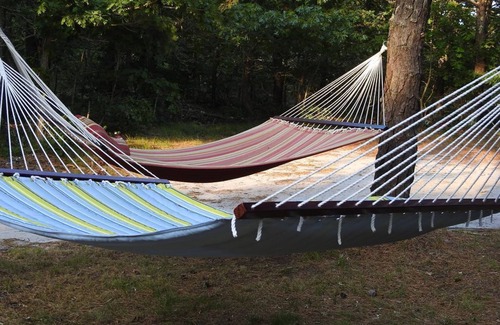 Truro House | Woodsy Cape Cod Summer Retreat Sleeps12; Dune Walk Beach, Easy 'Vacaying' w A/C.