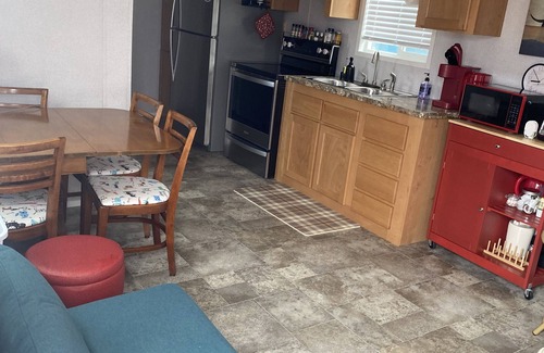 Crescent City Cottage | "Woof" Lodge minutes from the Beach and Redwoods