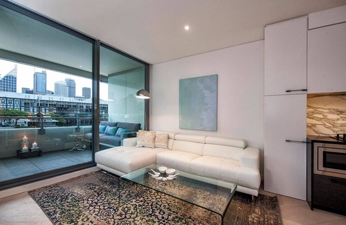Woolloomooloo Apartment | Woolloomooloo - WMLOO - Cowper Wharf Road - Stylish Studio with Balcony, BBQ Parking by Woolloomooloo Wharf