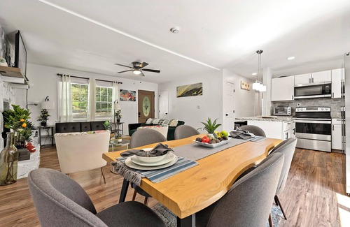 Austell House | Work & Family Fun for 10! ATL Charm Near Six Flags