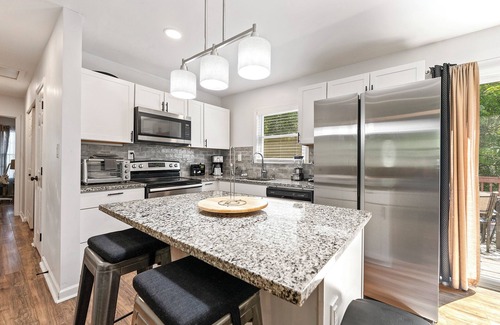Austell House | Work & Family Fun for 10! ATL Charm Near Six Flags