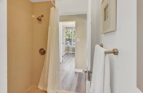 Tarpon River House | Work-friendly, shared hot tub! Near Las Olas Blvd