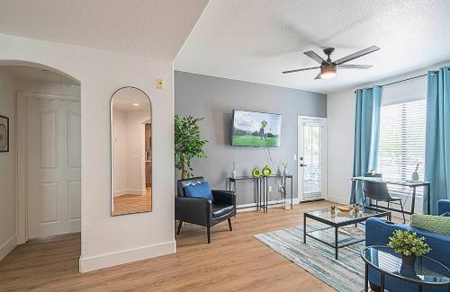 Kierland Apartment | Work Hard, Relax Harder , Pool & Workspace- N248