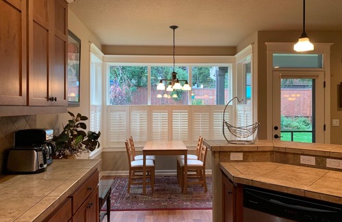 Cedar Hills House | Work or Play 5B retreat.Great Location near Nike, 15mins to downtown