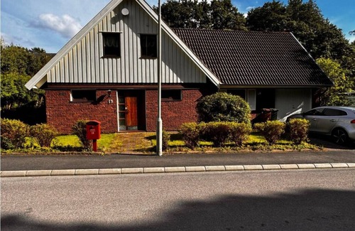 Torslanda Apartment | Workers home - 1 Bath - Volvo - 5 Beds - All-inclusive