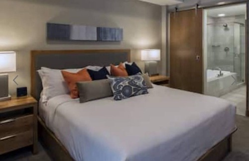 Breckenridge Resort | World Class Resort at the Base of Peak 8. Over 800sqft Master Suite