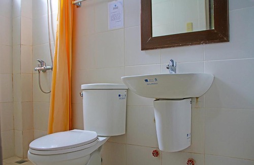 Dumaguete Hotel | World View Pension House