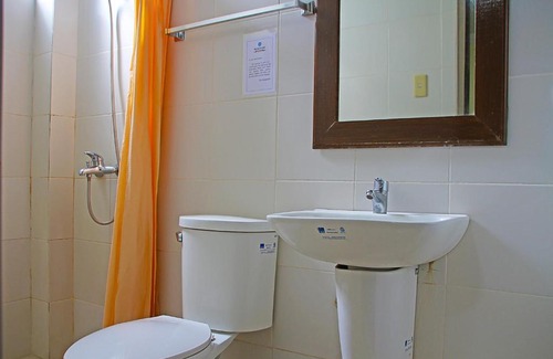 Dumaguete Hotel | World View Pension House