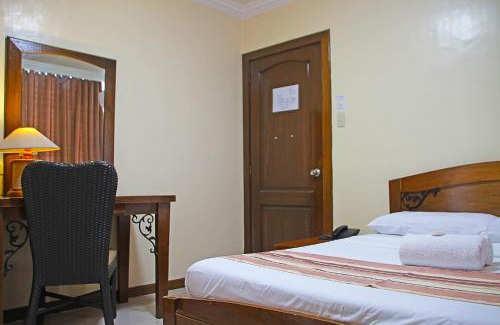 Dumaguete Hotel | World View Pension House