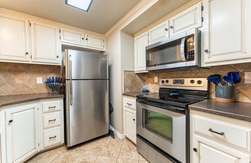 Bella Vista House | WOW! Fully Updated Golf, Biking/Walking Trail Front, Townhome. Bike Storage.