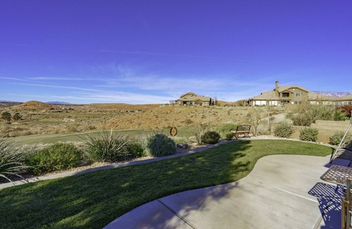 Washington House | WOW, WHAT A VIEW Sits on Golf course. Zions, Sand Hollow, Hike, swim, bike, Golf