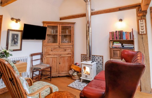 Picklescott Cottage | WREN COTTAGE, romantic, character holiday cottage in Church Stretton