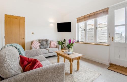 Ashford House | Wren - Uk50152