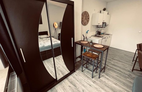 Krefeld Apartment | Wunderschöne City-Wohnung mit Gartennutzung Nähe Krefeld HBF