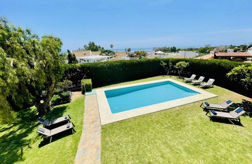 Mijas Villa | Wunderschöne Villa in einem großzügigen Garten mit großem Pool mit Meerblick