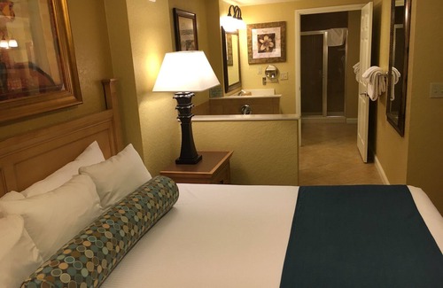 Lake Buena Vista Resort | Wyndham Bonnet Creek Resort - Experience Paradise in a 2BR Villa - Sleeps 8!