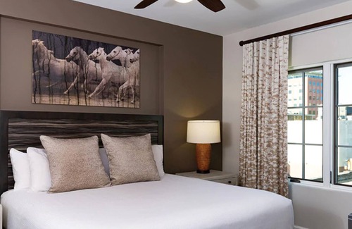 Downtown San Antonio Resort | Wyndham La Cascada 2 bedroom/2 bath unit in Riverwalk in downtown San Antonio