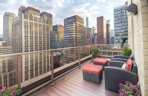 Midtown East House | Wyndham Midtown 45 Hotel: 1 King-bed room; 1 Block from Grand Central Terminal!