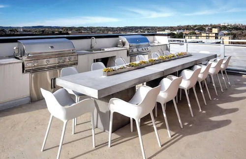 Civic District Apartment | Wyndham Resort 2BD/2BA Deluxe Suite in fantastic downtown Austin - RACE WEEKEND!
