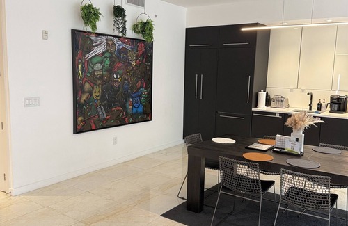 Wynwood Art District Condo | Wynwood Retreat | 2BR w/Balcony, Free Parking.