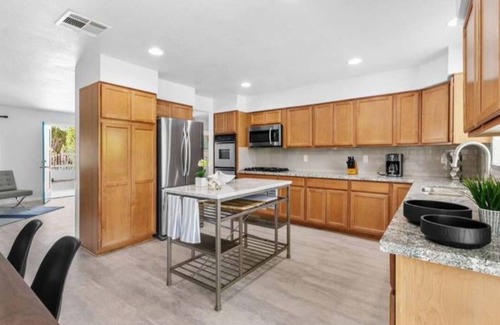 Sunrise Vista Chino House | Xanadu.3-bedroom, 2 bath pool home in gorgeous Palm Springs!