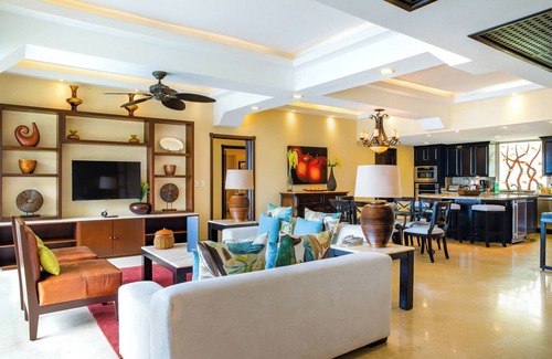 Amapas Resort | Xmas 12/19-26/2026 OCEANFRONT 3-bedroom PH w/wifi in 5 Star Resort in PV