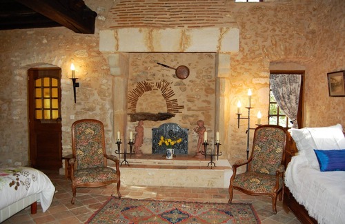 Maigne Other | XVIth century farmhouse 30 minutes from Le Mans and the race track.