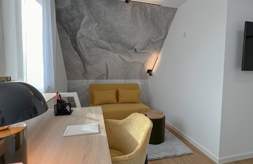 Schafhof Apartment | Xzllenz: House 100qm | 2 bath | parking | central