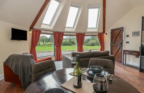 Cribyn House | Y Cwlwm - The Celtic Knot