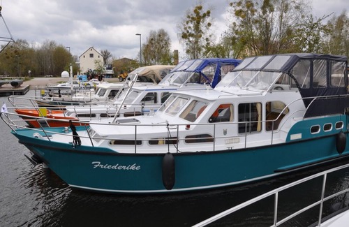 Oberhavel Boat Rental | Yacht Pedro Skiron 35 for 4 people.