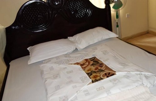 Kampala House | Yahoo Guesthouse