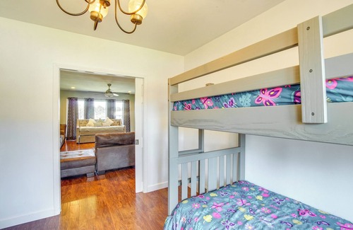Yakima House | Yakima Home Rental: Seasonal Outdoor Pool, Hot Tub